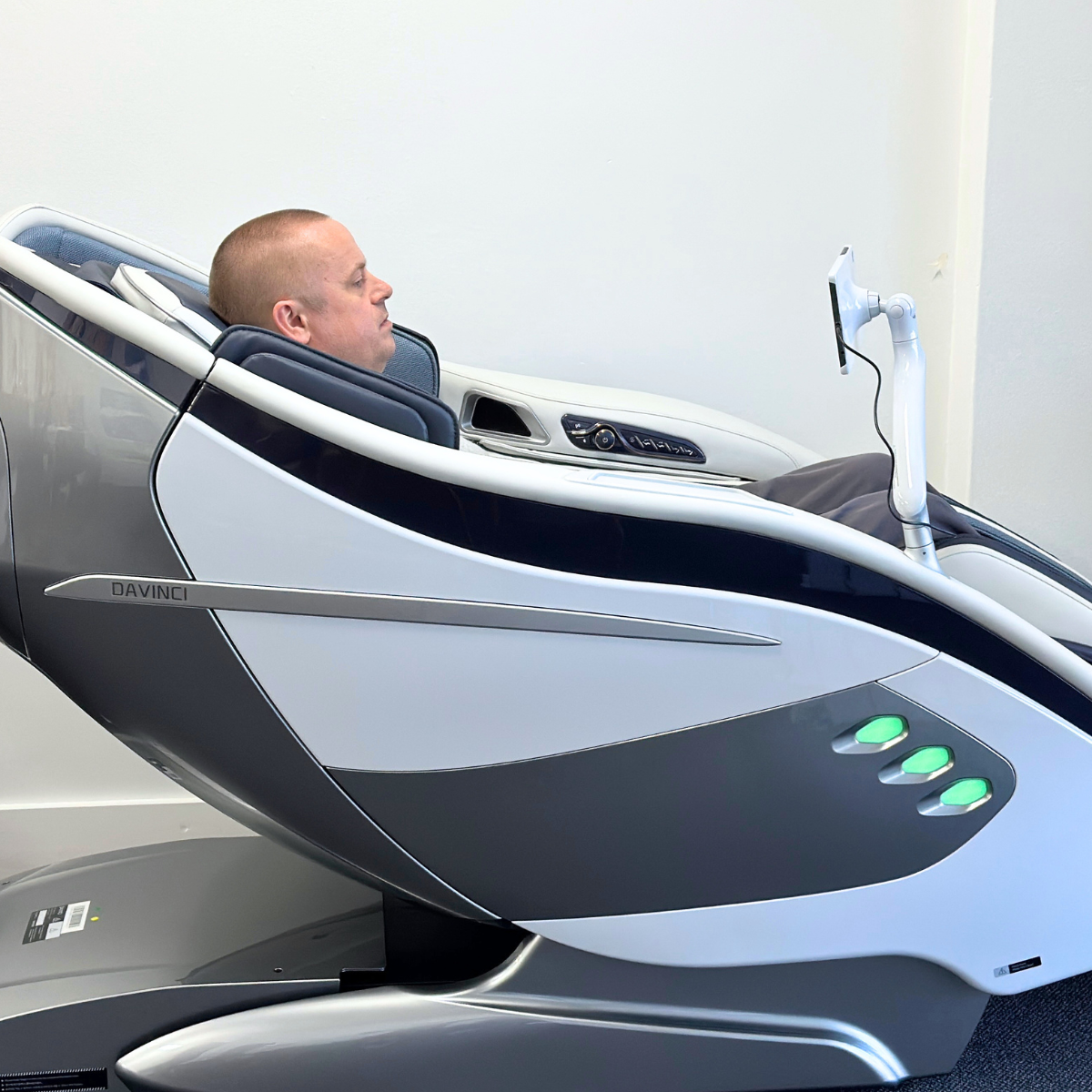 Davinci massage chair in Moorooka